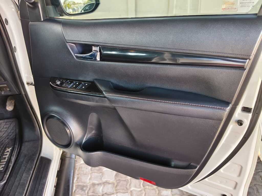 Toyota Hilux - View 13