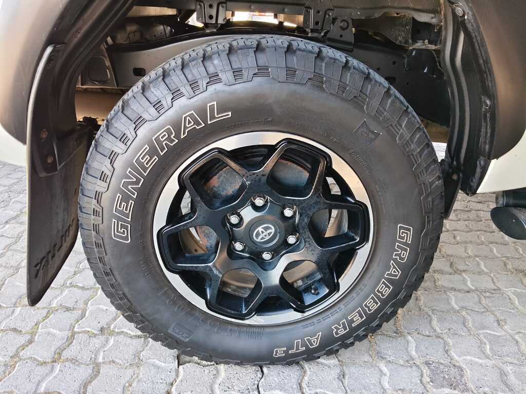 Toyota Hilux - View 18