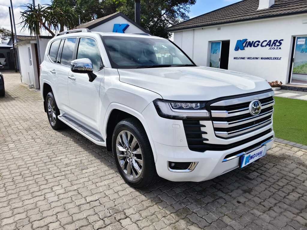 Toyota Land Cruiser 300 - View 1