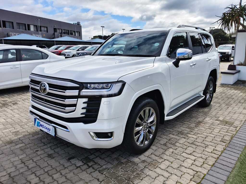 Toyota Land Cruiser 300 - View 3