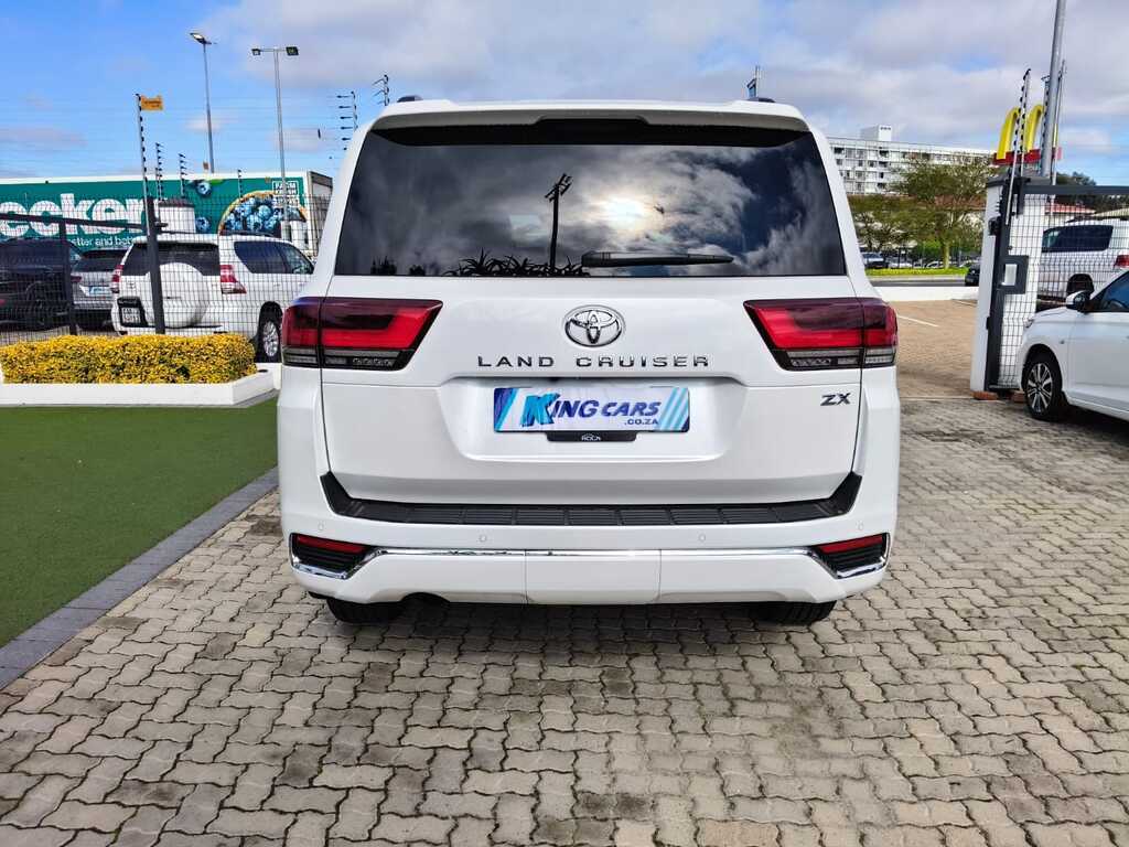 Toyota Land Cruiser 300 - View 6