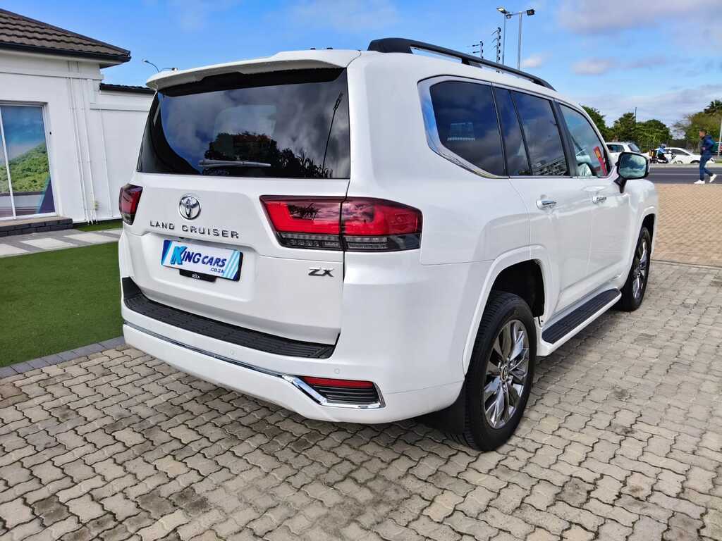 Toyota Land Cruiser 300 - View 7