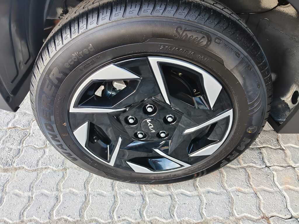 Kia Sonet - View 17