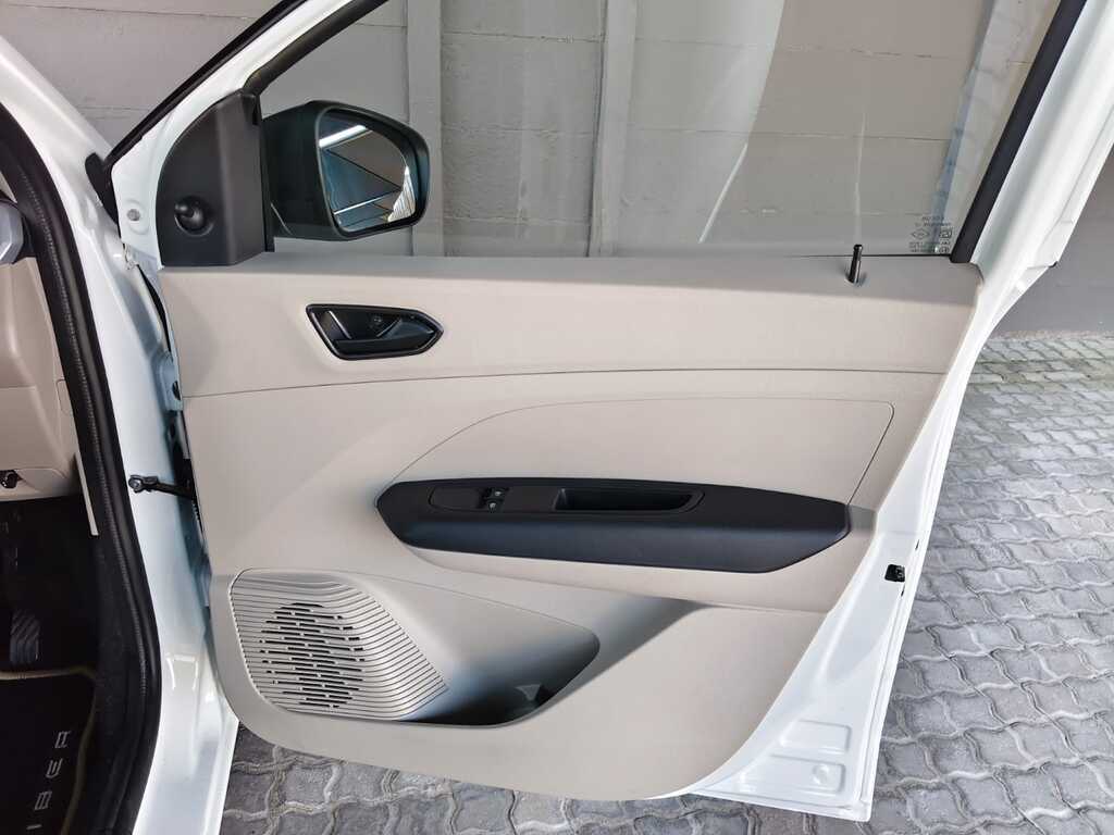 Renault Triber - View 12