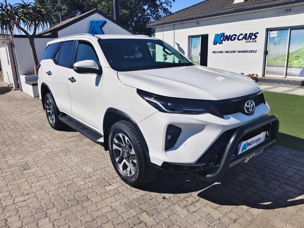 Toyota Fortuner - View 1