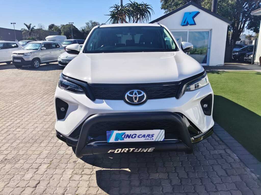 Toyota Fortuner - View 2