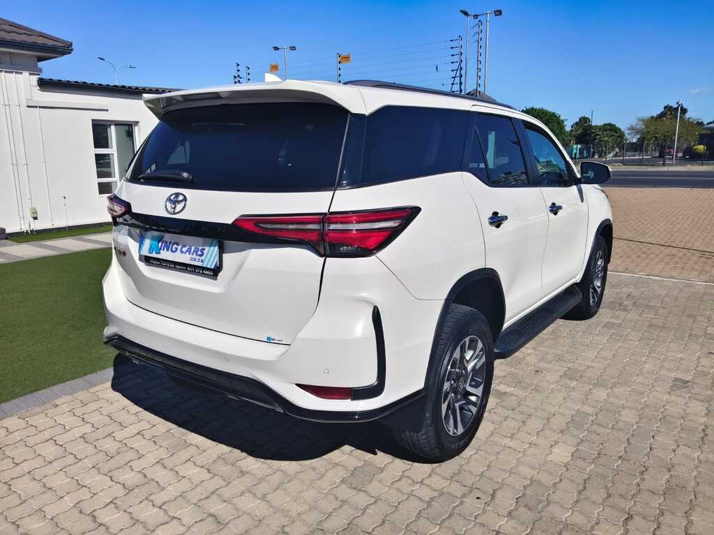 Toyota Fortuner - View 7