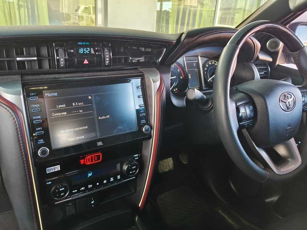 Toyota Fortuner - View 11