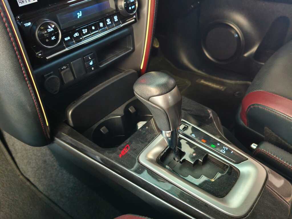 Toyota Fortuner - View 12