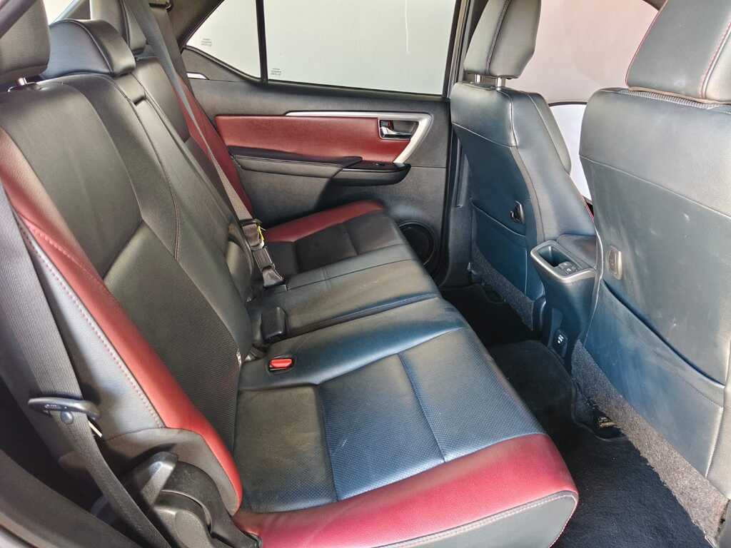 Toyota Fortuner - View 19
