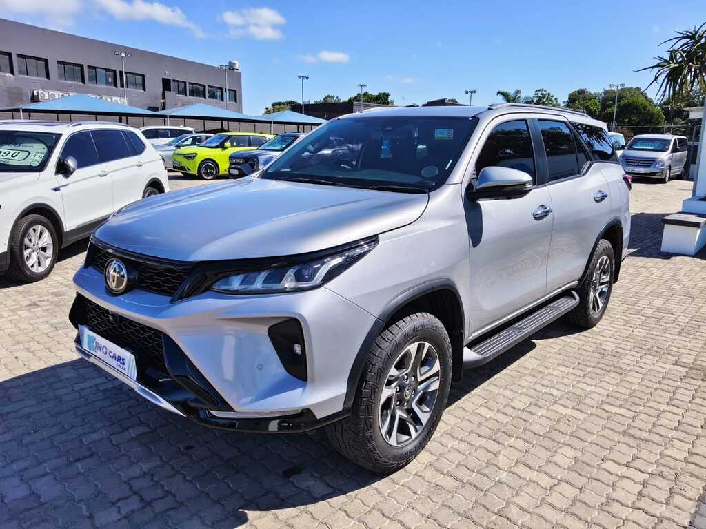 Toyota Fortuner - View 3