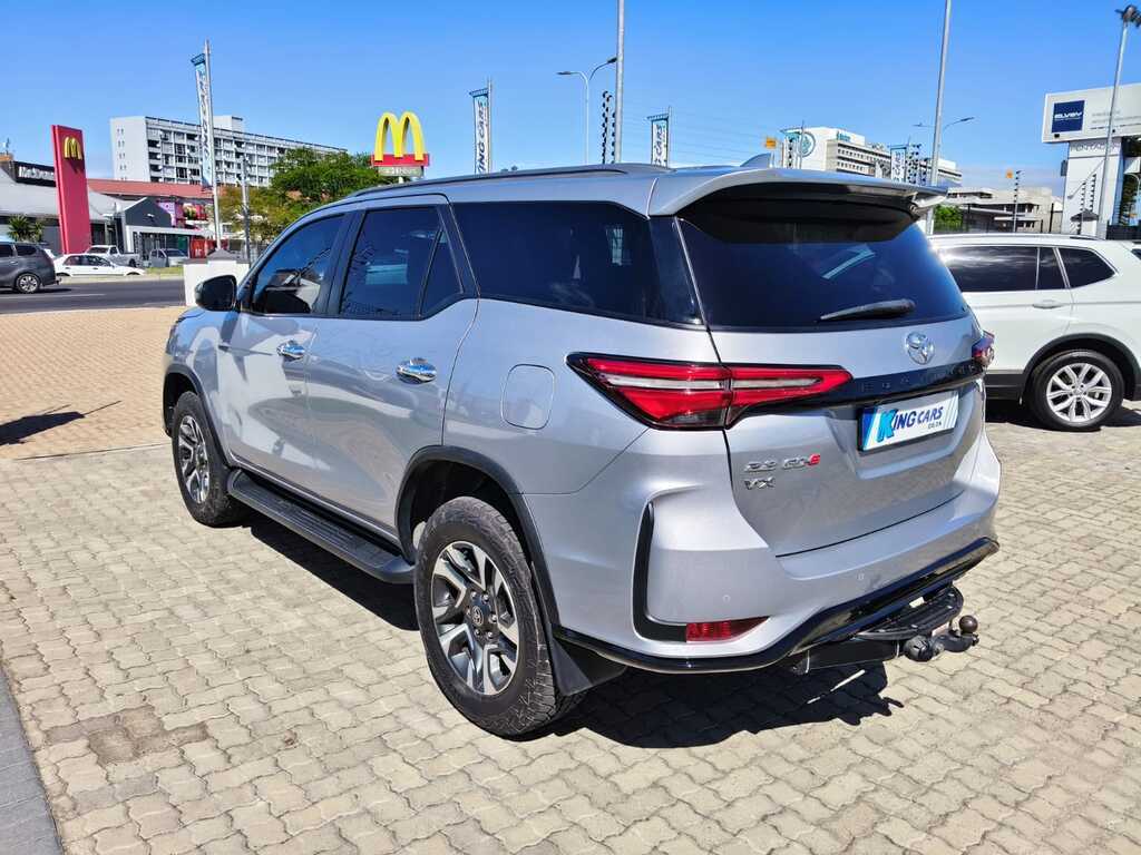 Toyota Fortuner - View 5