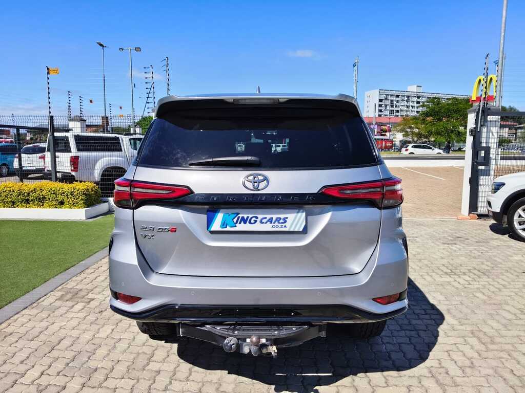 Toyota Fortuner - View 6