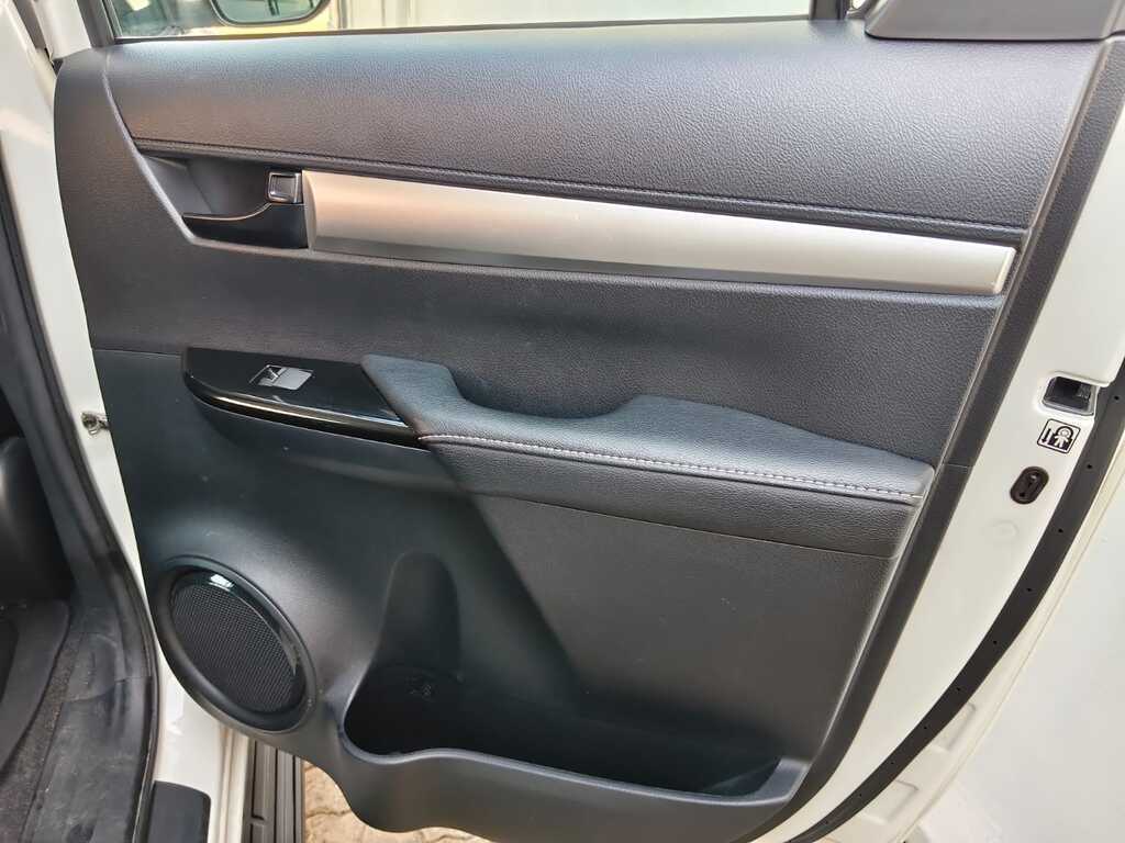Toyota Hilux - View 12