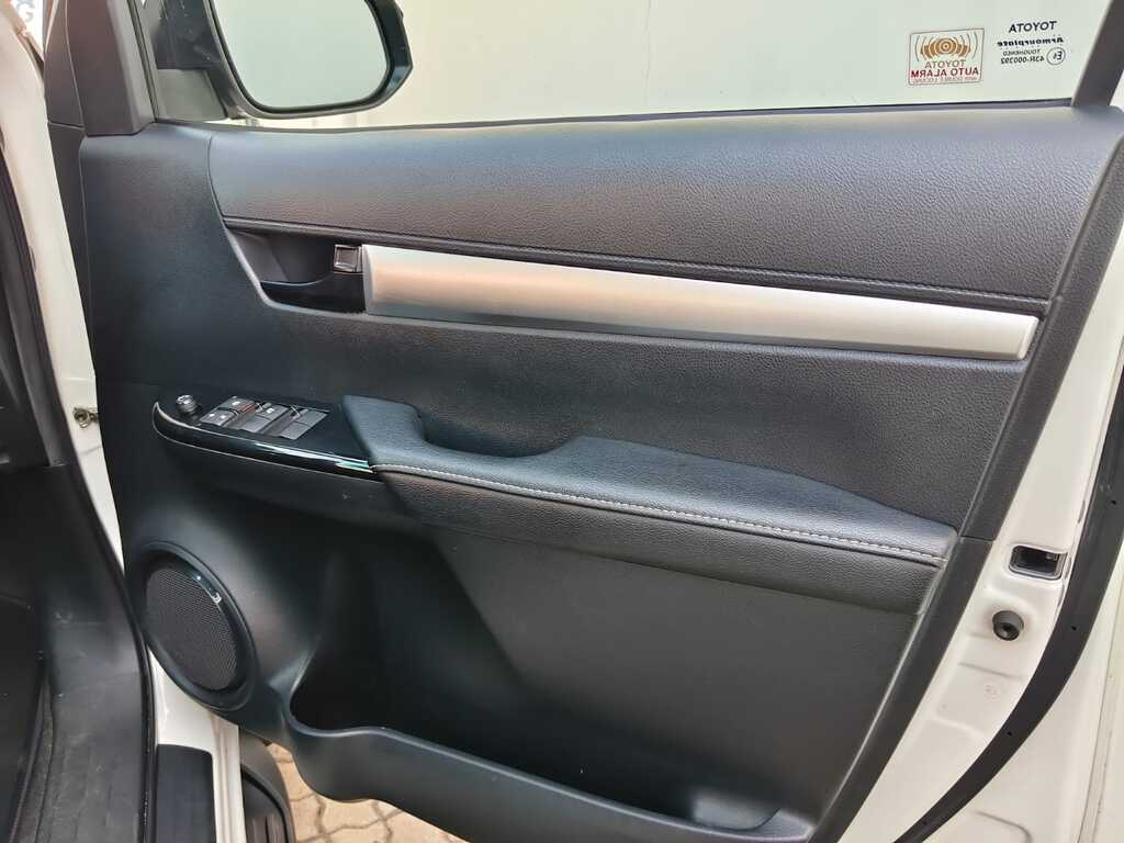 Toyota Hilux - View 16