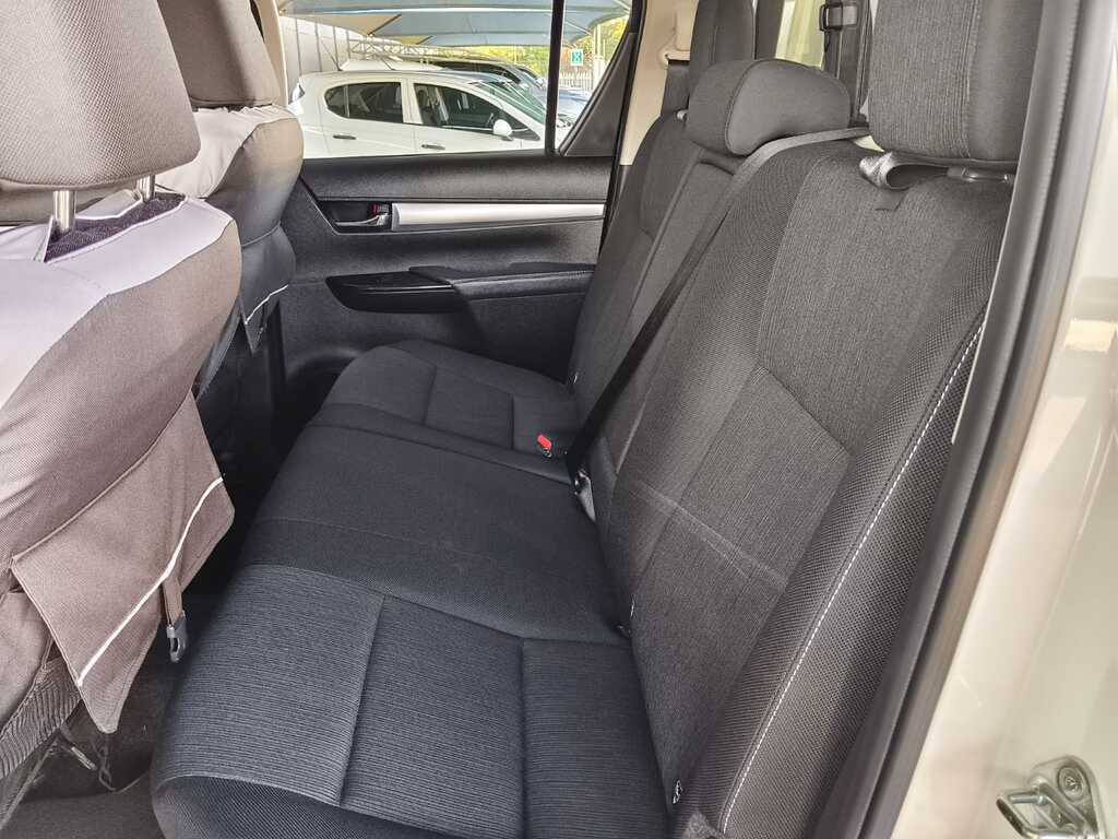 Toyota Hilux - View 13