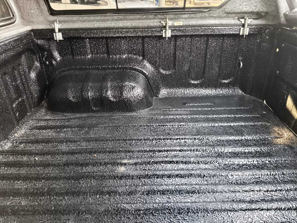 Toyota Hilux - View 16