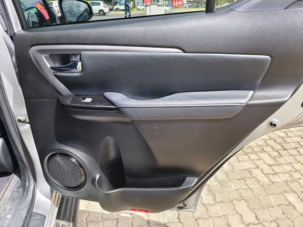 Toyota Fortuner - View 12