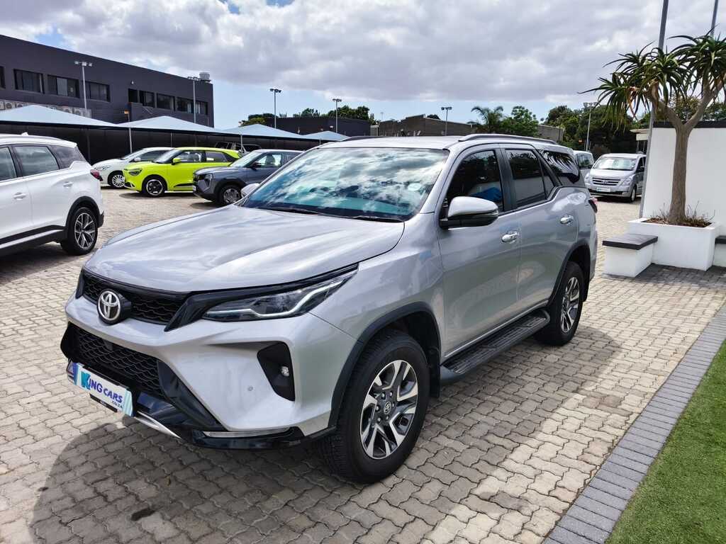Toyota Fortuner - View 1
