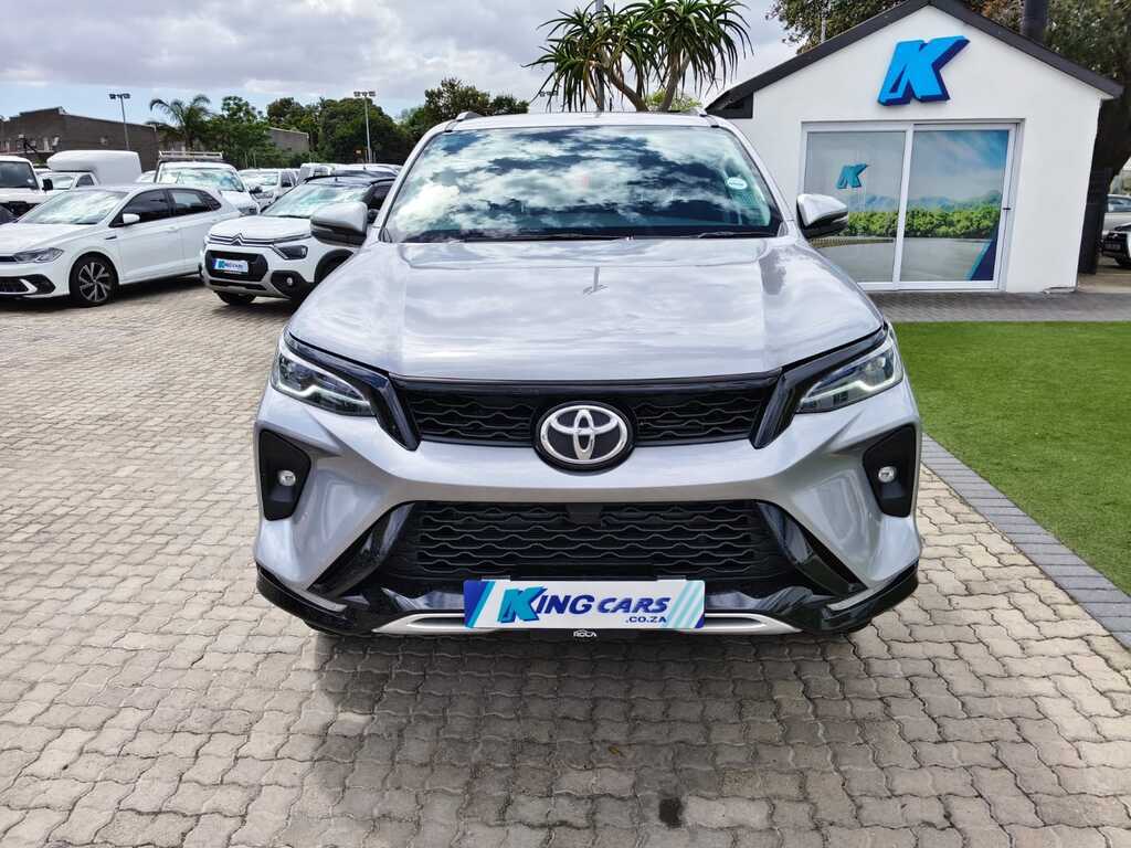 Toyota Fortuner - View 3