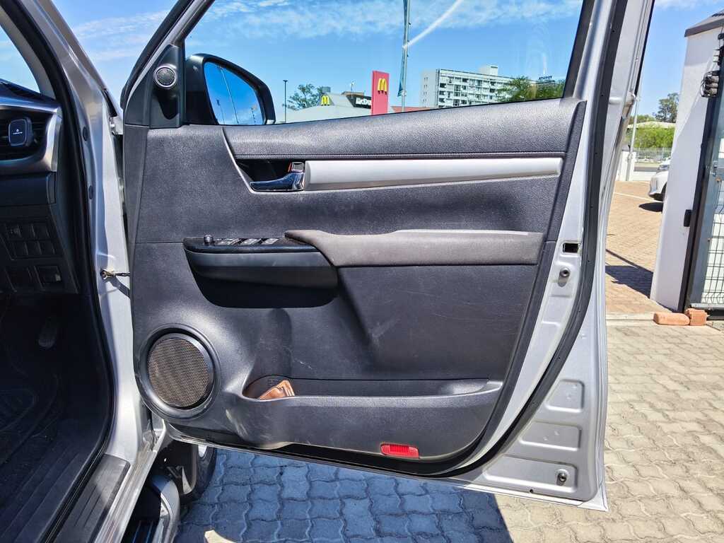 Toyota Hilux - View 10