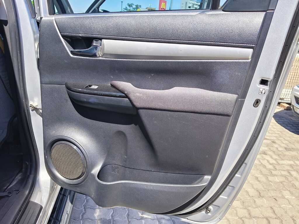 Toyota Hilux - View 11