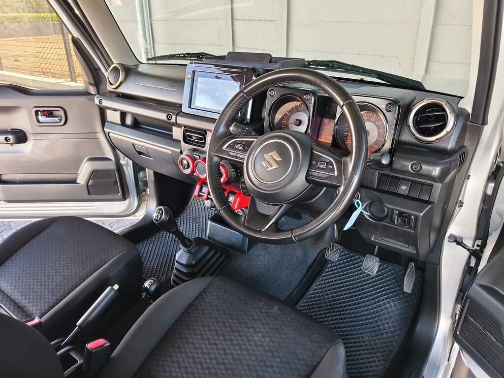 Suzuki Jimny - View 9