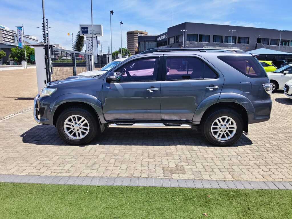 Toyota Fortuner - View 2