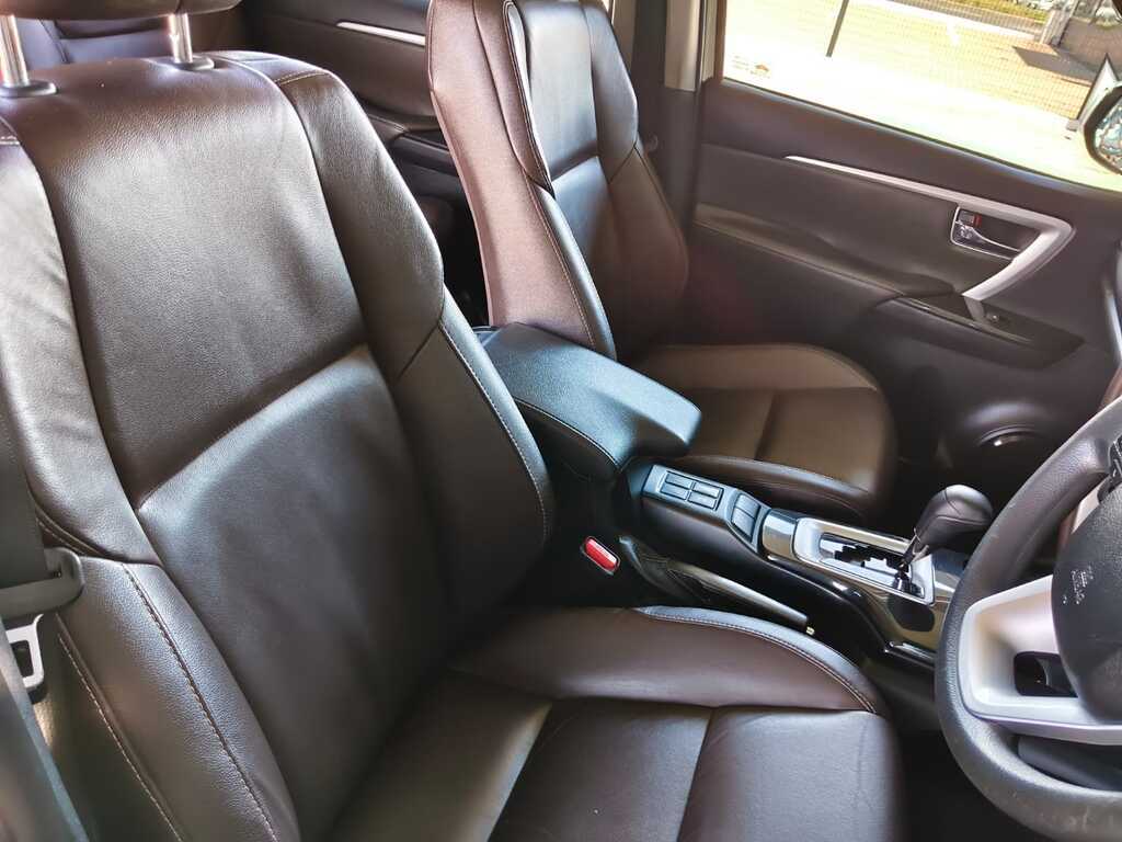 2019 Toyota Fortuner — photo 10