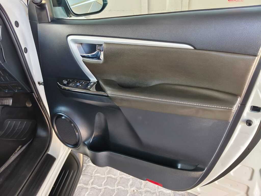 2019 Toyota Fortuner — photo 11
