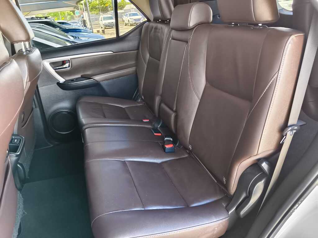 2019 Toyota Fortuner — photo 16