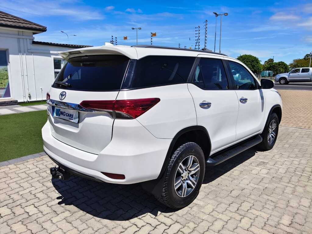 2019 Toyota Fortuner — photo 6