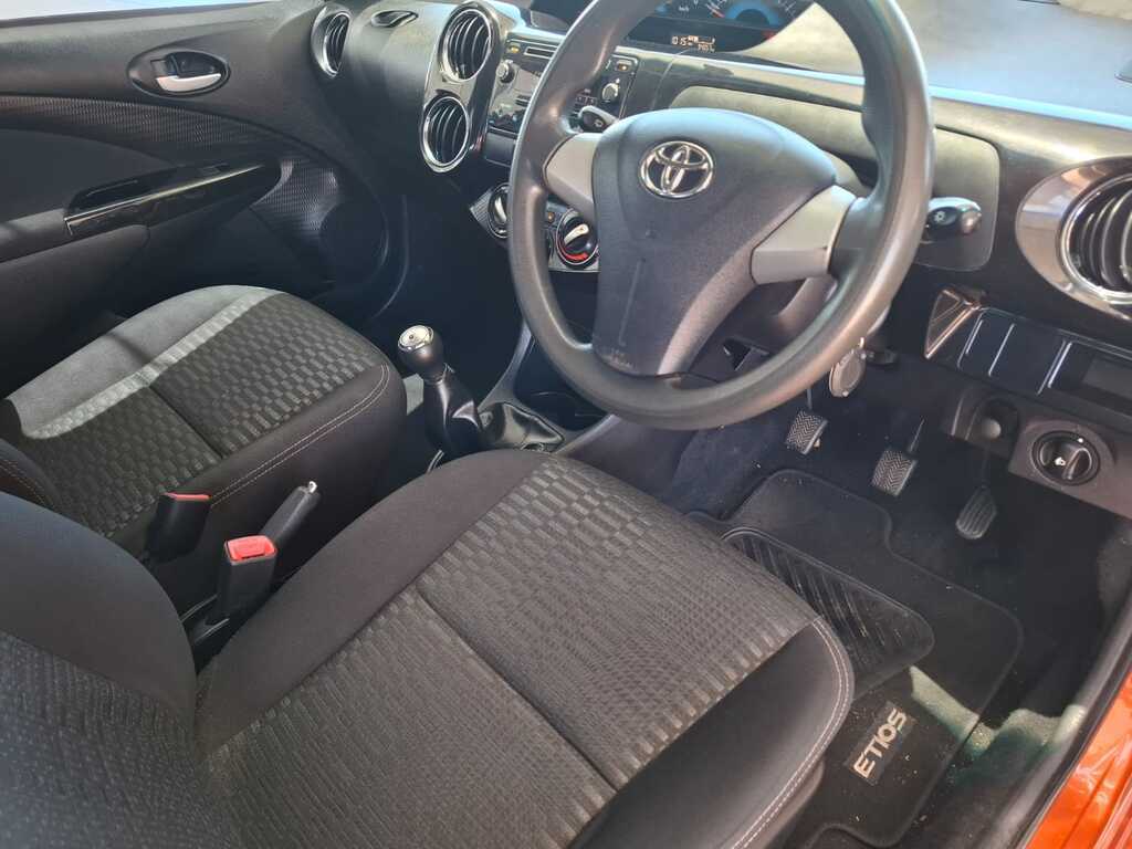 TOYOTA ETIOS - Image 10