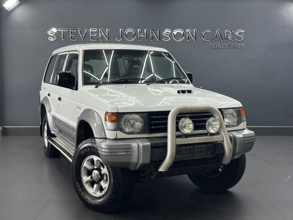 MITSUBISHI PAJERO