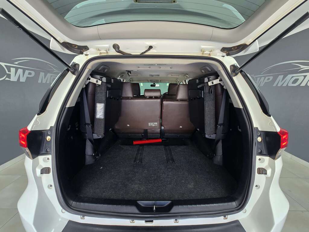 TOYOTA FORTUNER - Image 13