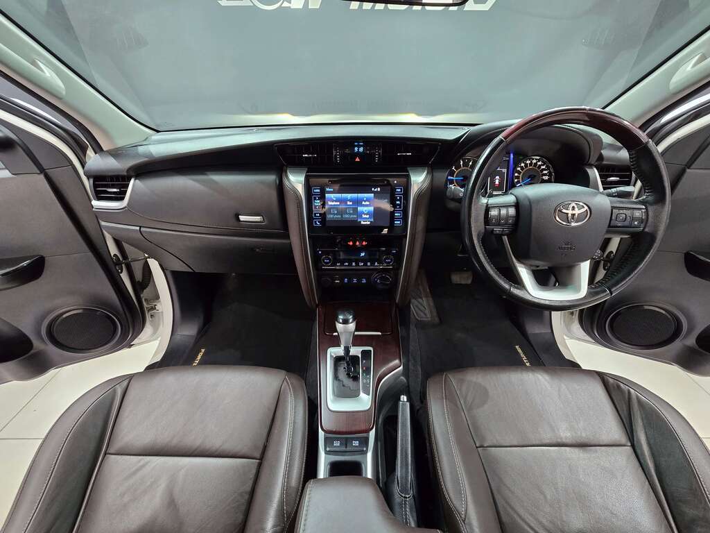 TOYOTA FORTUNER - Image 14