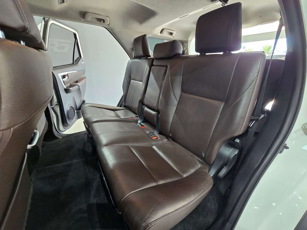 TOYOTA FORTUNER - Image 18