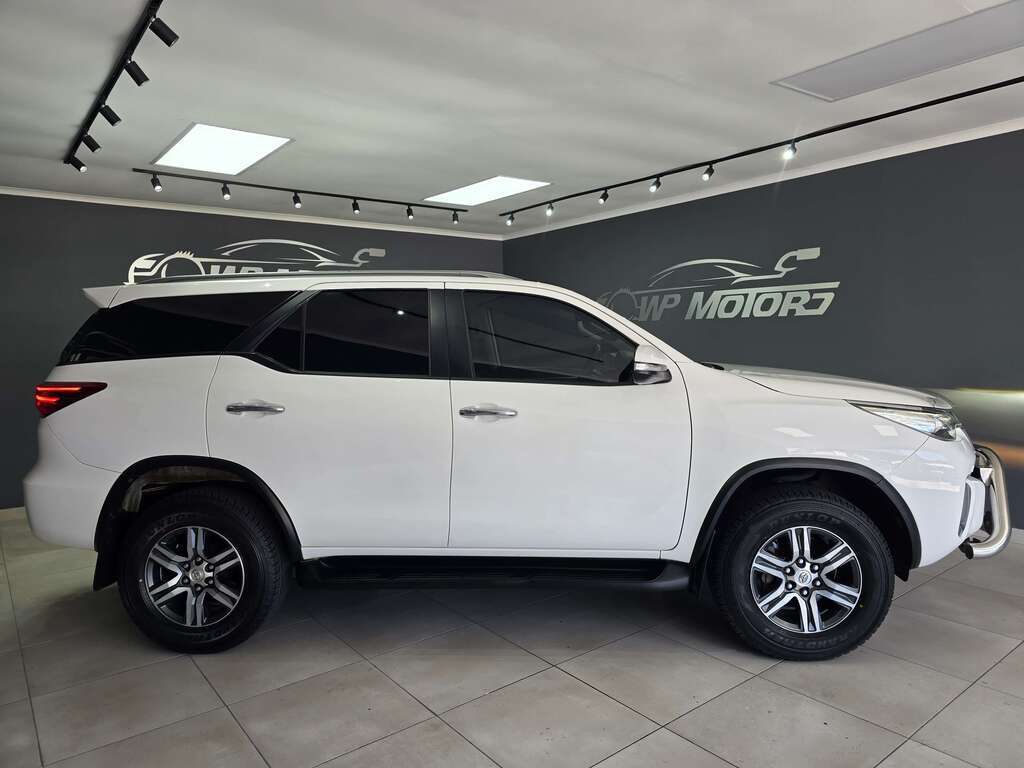 TOYOTA FORTUNER - Image 5