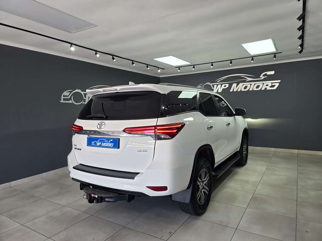 TOYOTA FORTUNER - Image 8