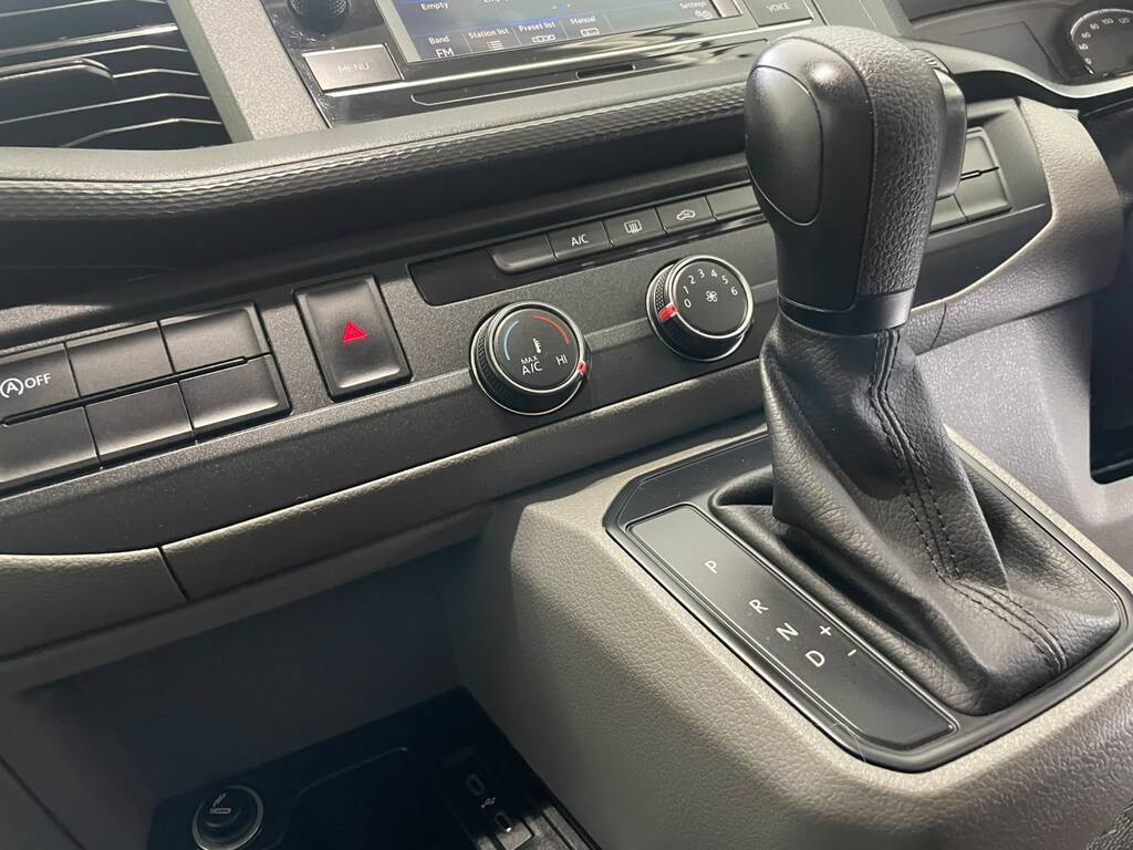 2022 VOLKSWAGEN TRANSPORTER, White, 203000Kms, Automatic, Bakkie Double Cab, Diesel, R399 900, Worcester