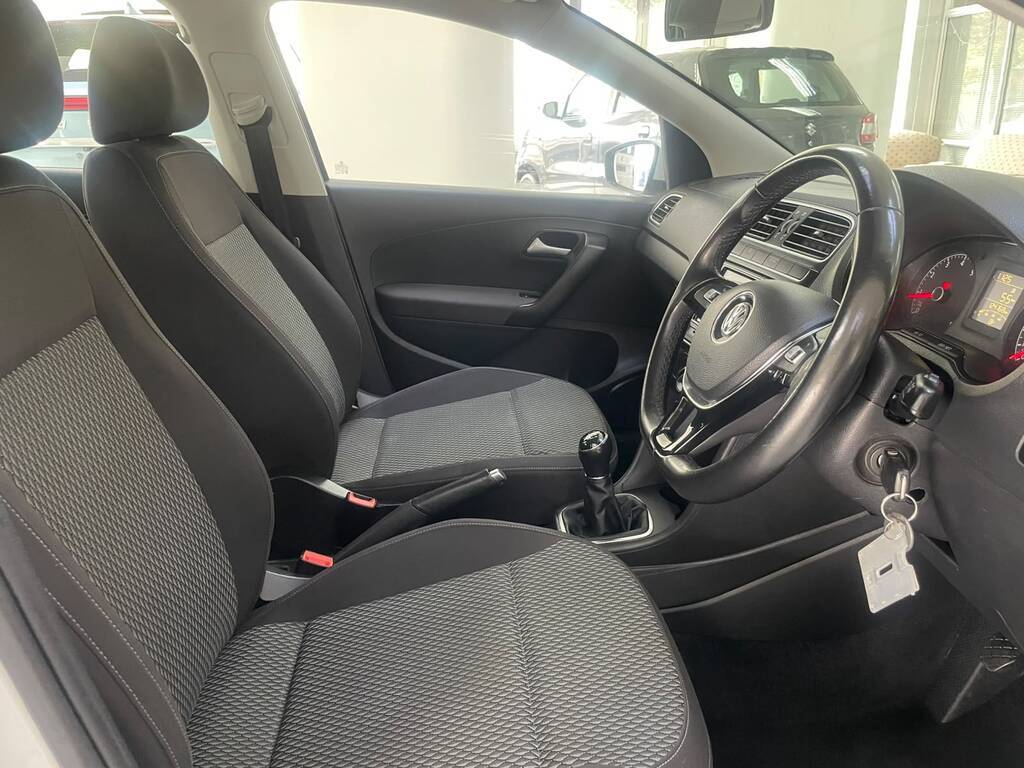 2020 VOLKSWAGEN POLO CLASSIC, White, 121858Kms, Manual, Sedan, Petrol, R199 900, Worcester