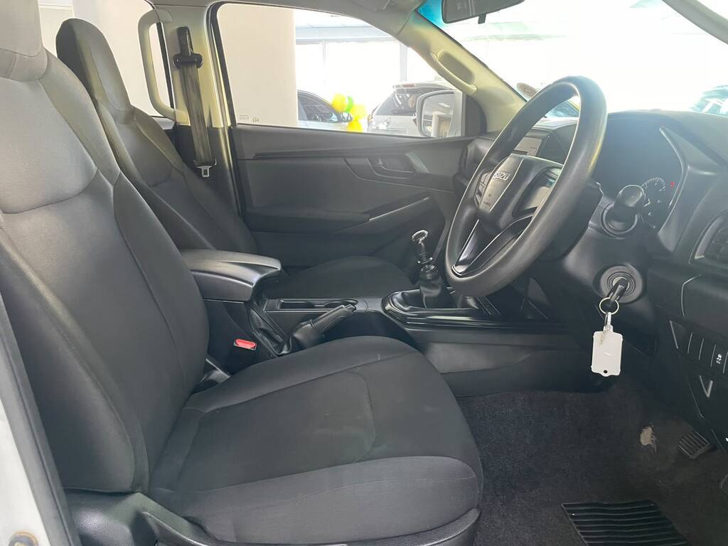 2023 ISUZU D-MAX, White, 167000Kms, Manual, Bakkie Double Cab, Diesel, R349 900, Worcester