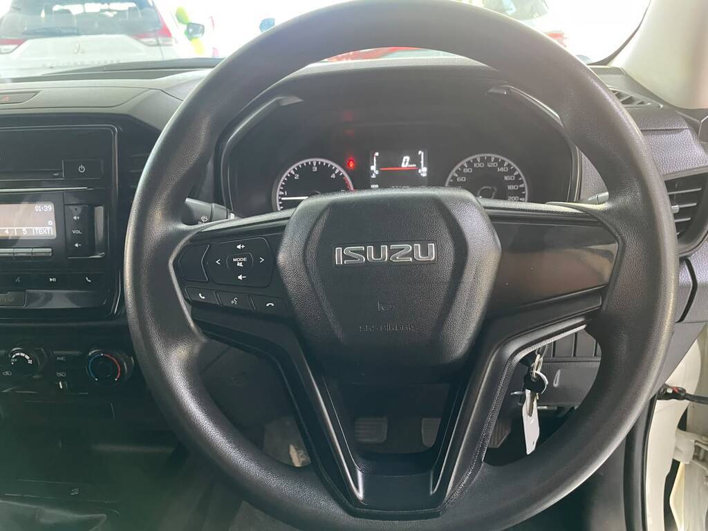 2023 ISUZU D-MAX, White, 167000Kms, Manual, Bakkie Double Cab, Diesel, R349 900, Worcester