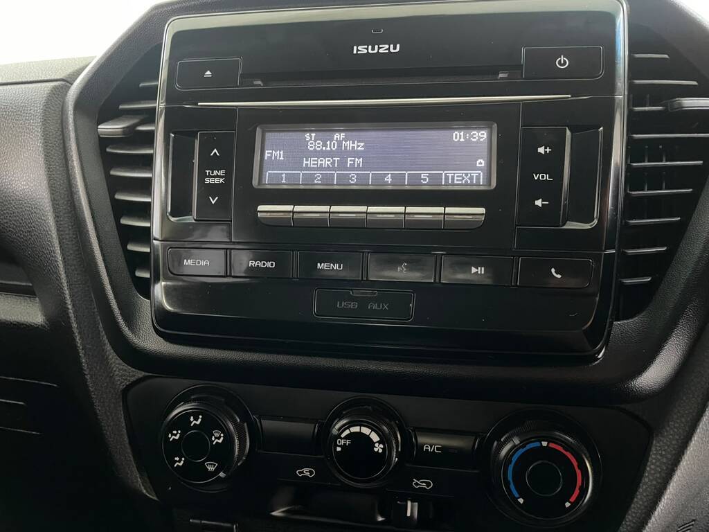2023 ISUZU D-MAX, White, 167000Kms, Manual, Bakkie Double Cab, Diesel, R349 900, Worcester
