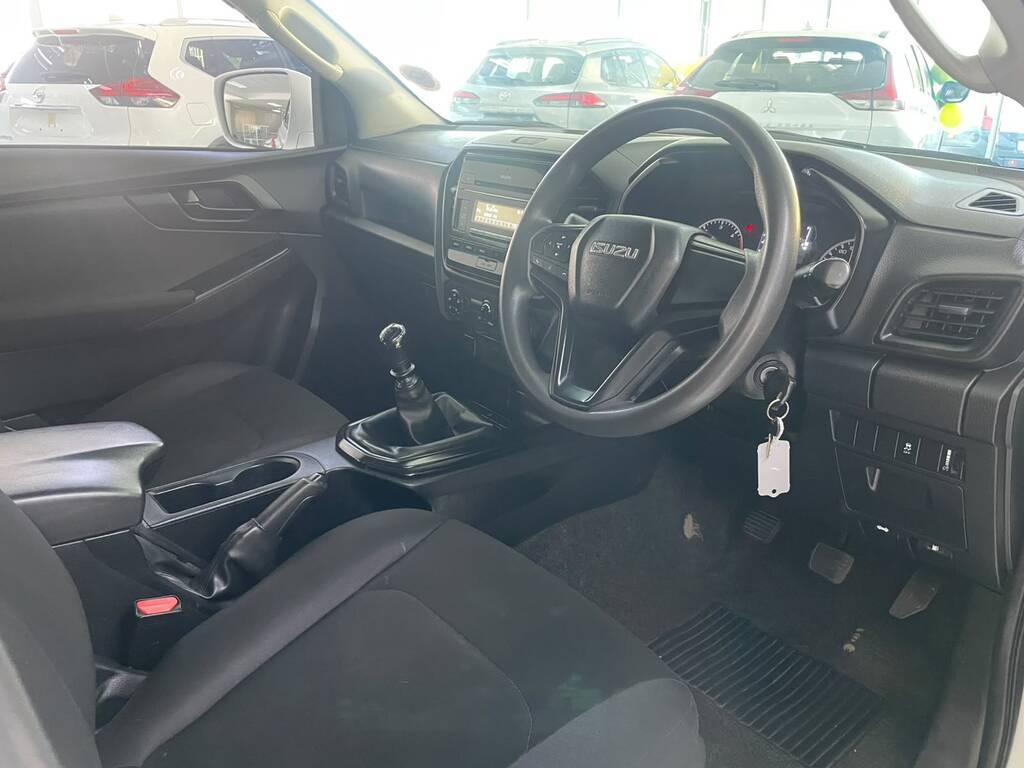 2023 ISUZU D-MAX, White, 167000Kms, Manual, Bakkie Double Cab, Diesel, R349 900, Worcester