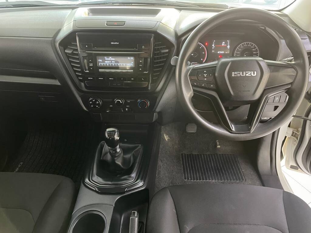 2023 ISUZU D-MAX, White, 167000Kms, Manual, Bakkie Double Cab, Diesel, R349 900, Worcester
