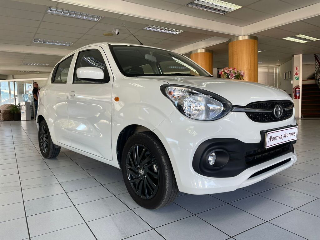 2024 TOYOTA VITZ, White pearl metallic, 33000Kms, Automatic, Hatchback, Petrol, R189 900, Worcester