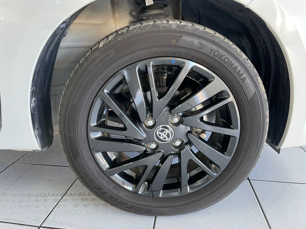 2024 TOYOTA VITZ, White pearl metallic, 33000Kms, Automatic, Hatchback, Petrol, R189 900, Worcester