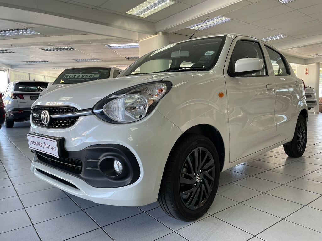2024 TOYOTA VITZ, White pearl metallic, 33000Kms, Automatic, Hatchback, Petrol, R189 900, Worcester