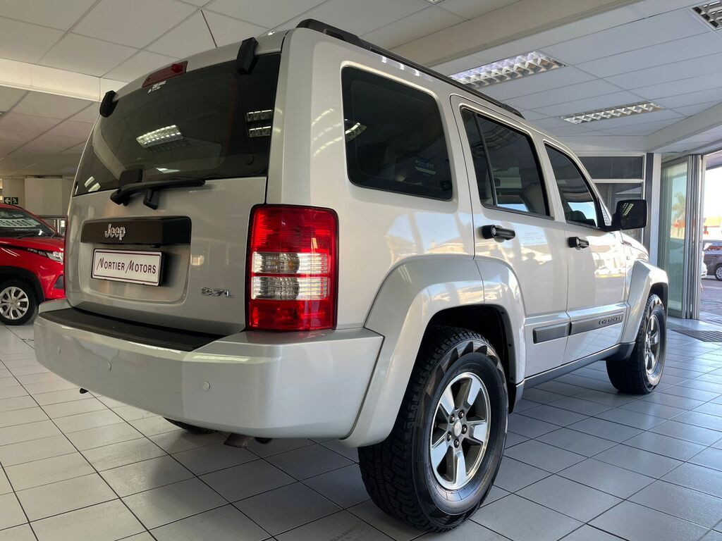 2009 JEEP CHEROKEE, Silver, 144490Kms, Automatic, SUV, Petrol, R129 900, Worcester